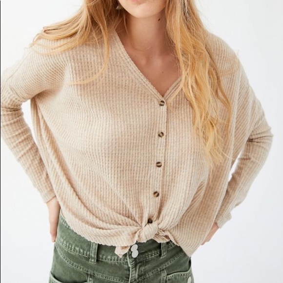 Urban Outfitters Oversized Button-Front Top - Picture 4 of 4